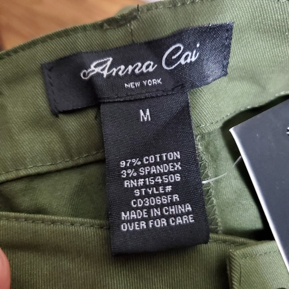 Anna Cai Olive Button Front Pants Size M.Waist approx: 14.5 inches Inseam app - Picture 9 of 9
